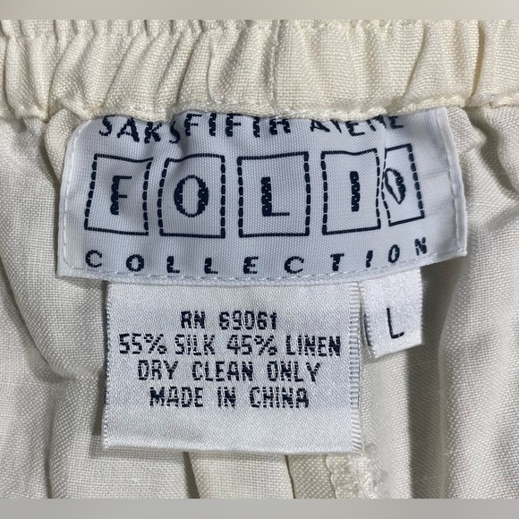 Saks Fifth Avenue Folio Collection White Pants
Size L
55% Linen/45% Silk - Picture 3 of 4